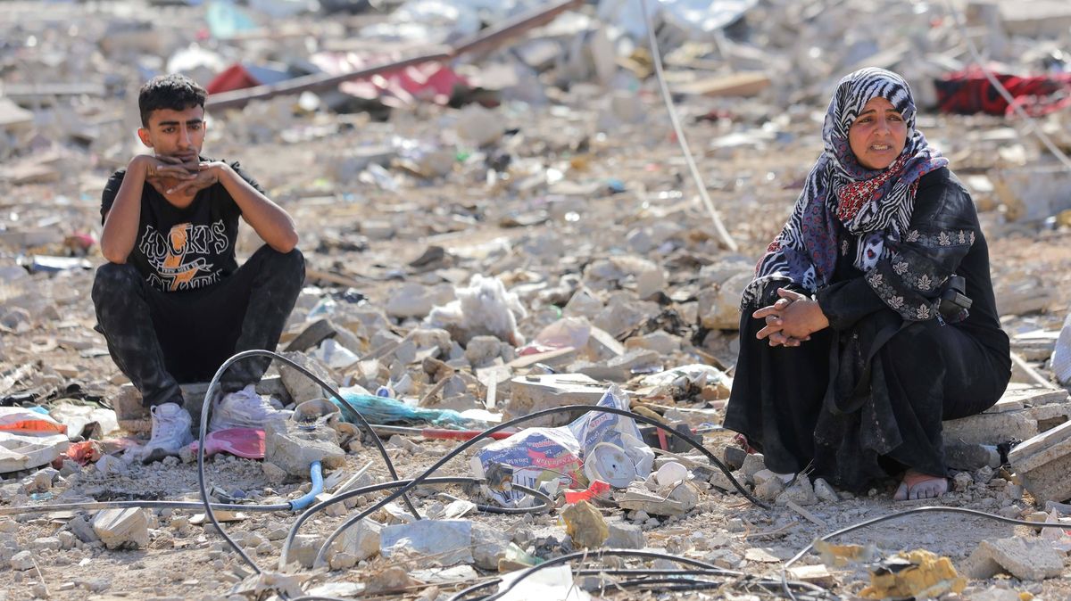 Fotky: Palestinci zjišťují, zda po týdnech bombardování jejich domy ještě stojí